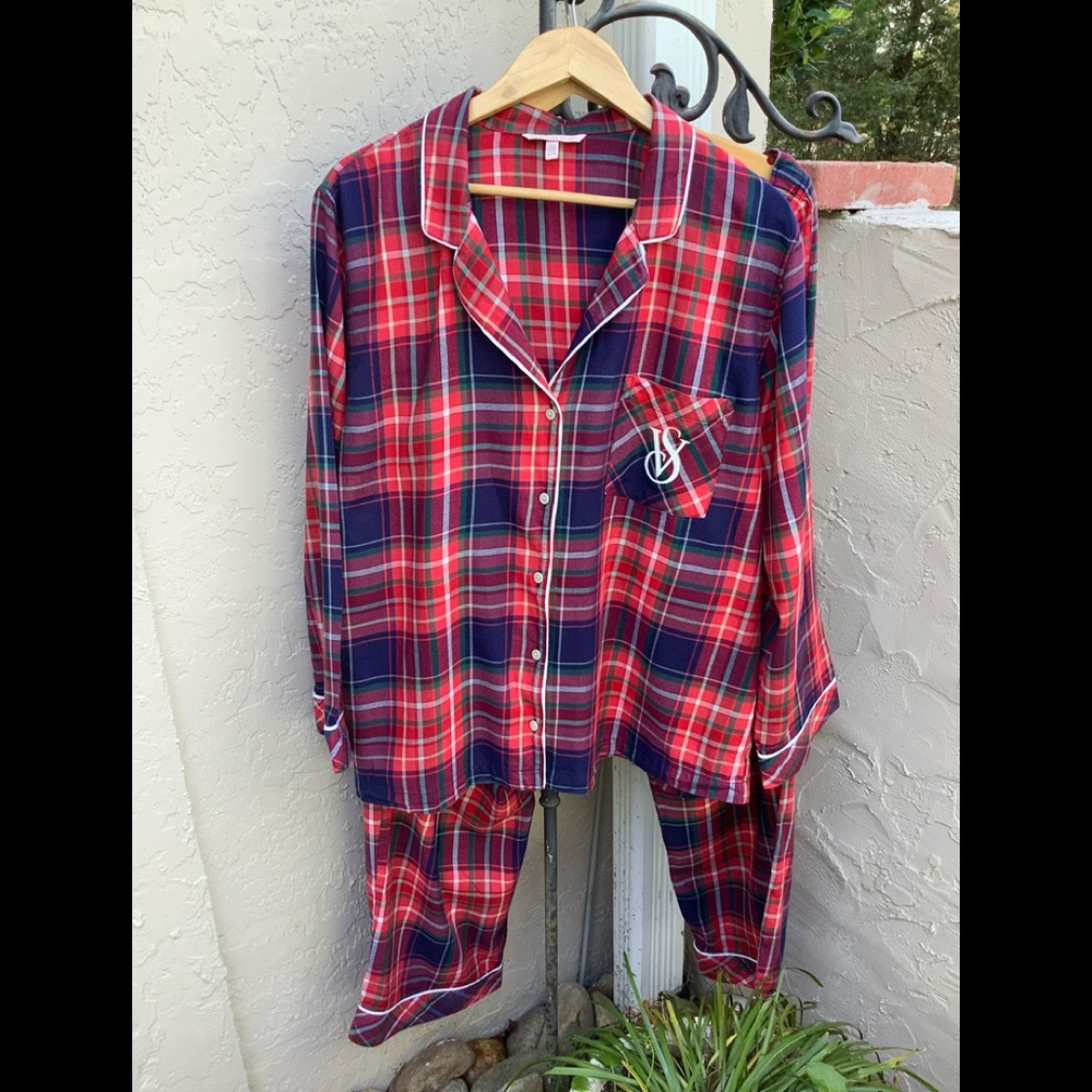 Victoria’s Secret Women’s Pajama Set, Size XL, Light Weight & Soft